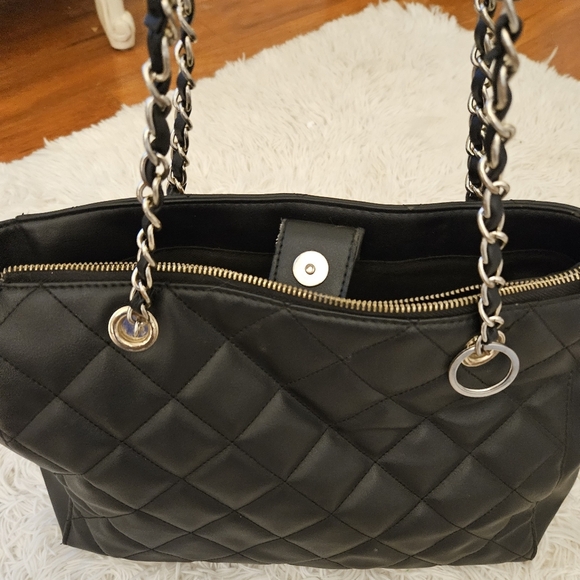 Ladies black handbag - Picture 3 of 4